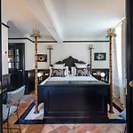 Le Yaca 5* Сен-Тропе