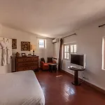 Le Yaca 5* Сен-Тропе