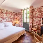 Готель Le Yaca