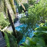 Le Yaca 5* Сен-Тропе