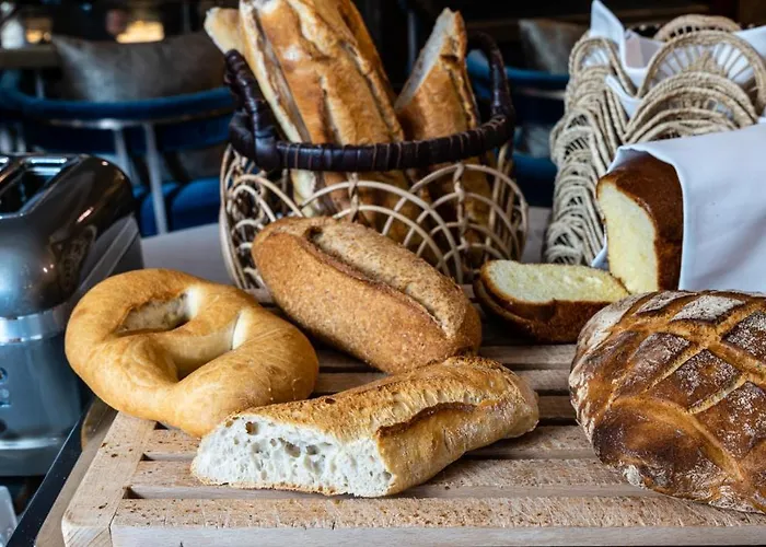 Готель Le Yaca