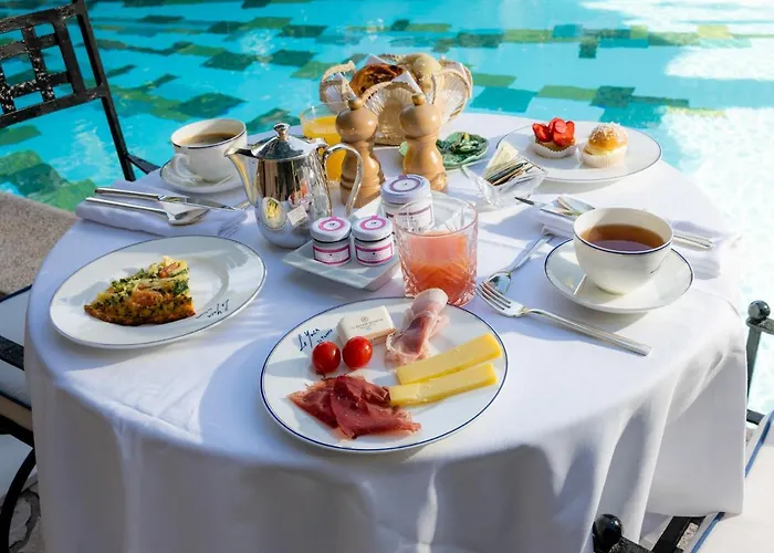 Le Yaca Готель