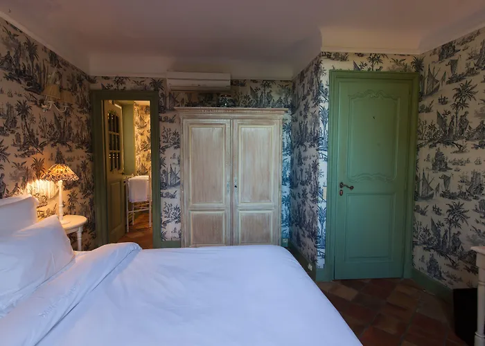 Le Yaca 5* Сен-Тропе