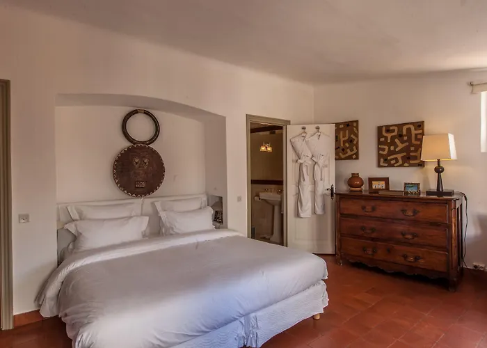 Готель Le Yaca