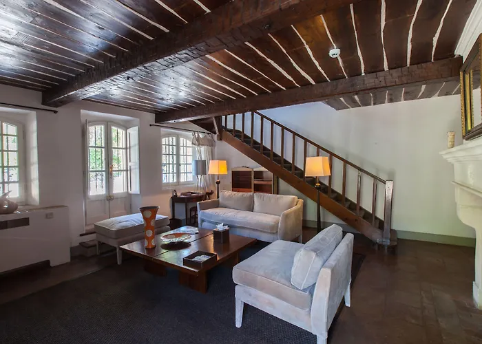 Le Yaca Готель