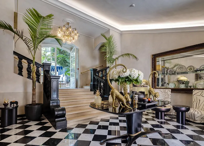 Готель Le Yaca